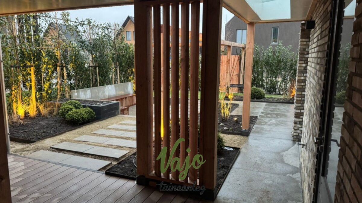 Project Arnhem – Een stijlvolle tuin bij een moderne nieuwbouw villa. 